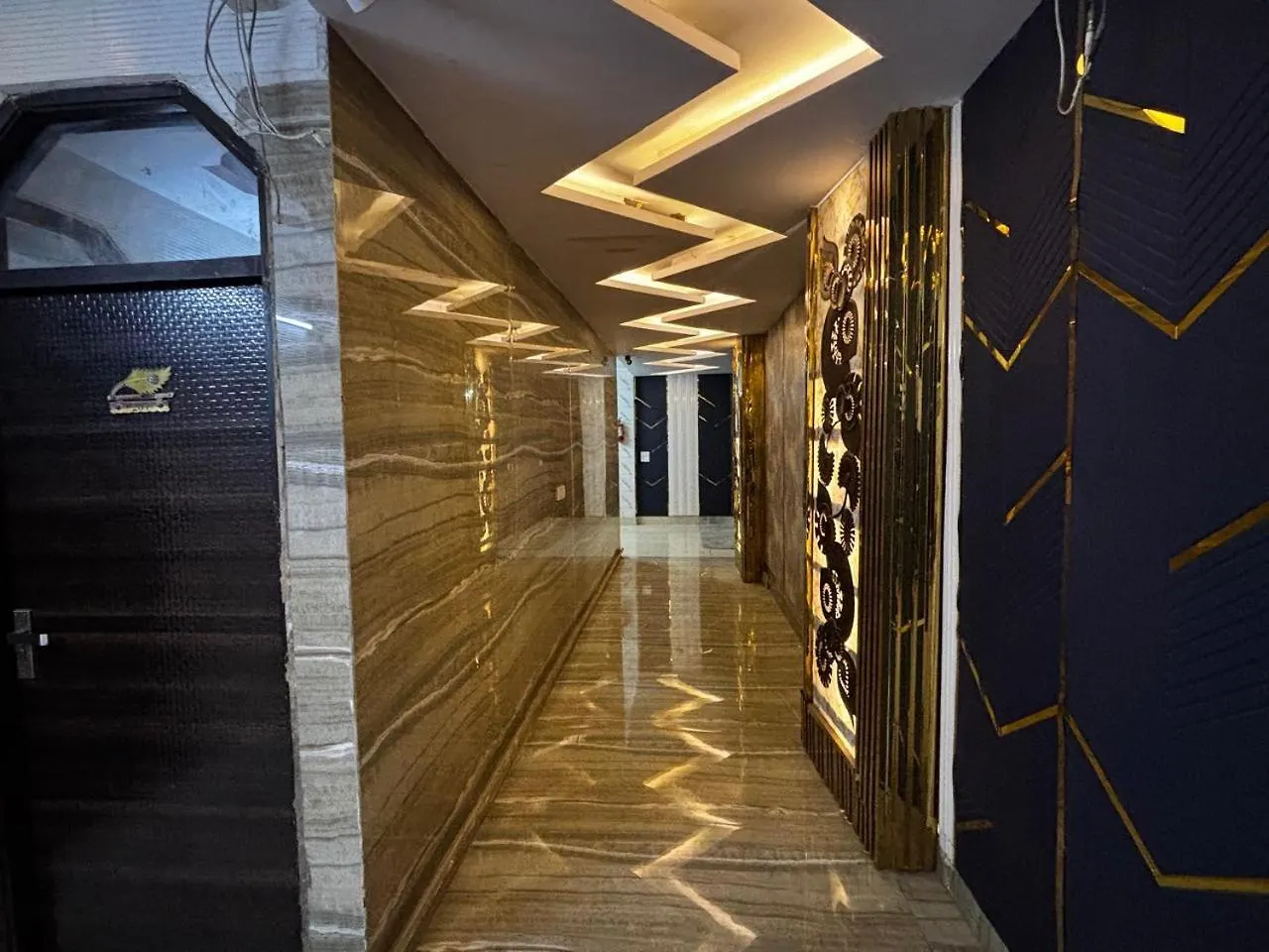 ***  Akaash Cont I Couple Frendiy I Hari Nagar I New Delhi Hotel India