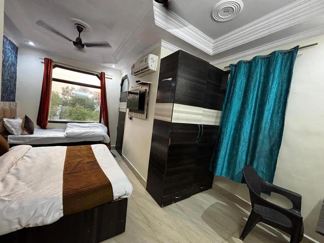 Akaash Cont I Couple Frendiy I Hari Nagar I New Delhi Hotel