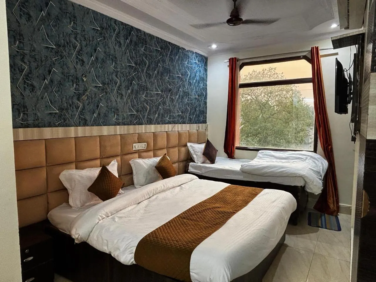 Akaash Cont I Couple Frendiy I Hari Nagar I New Delhi Hotel 3*,  India
