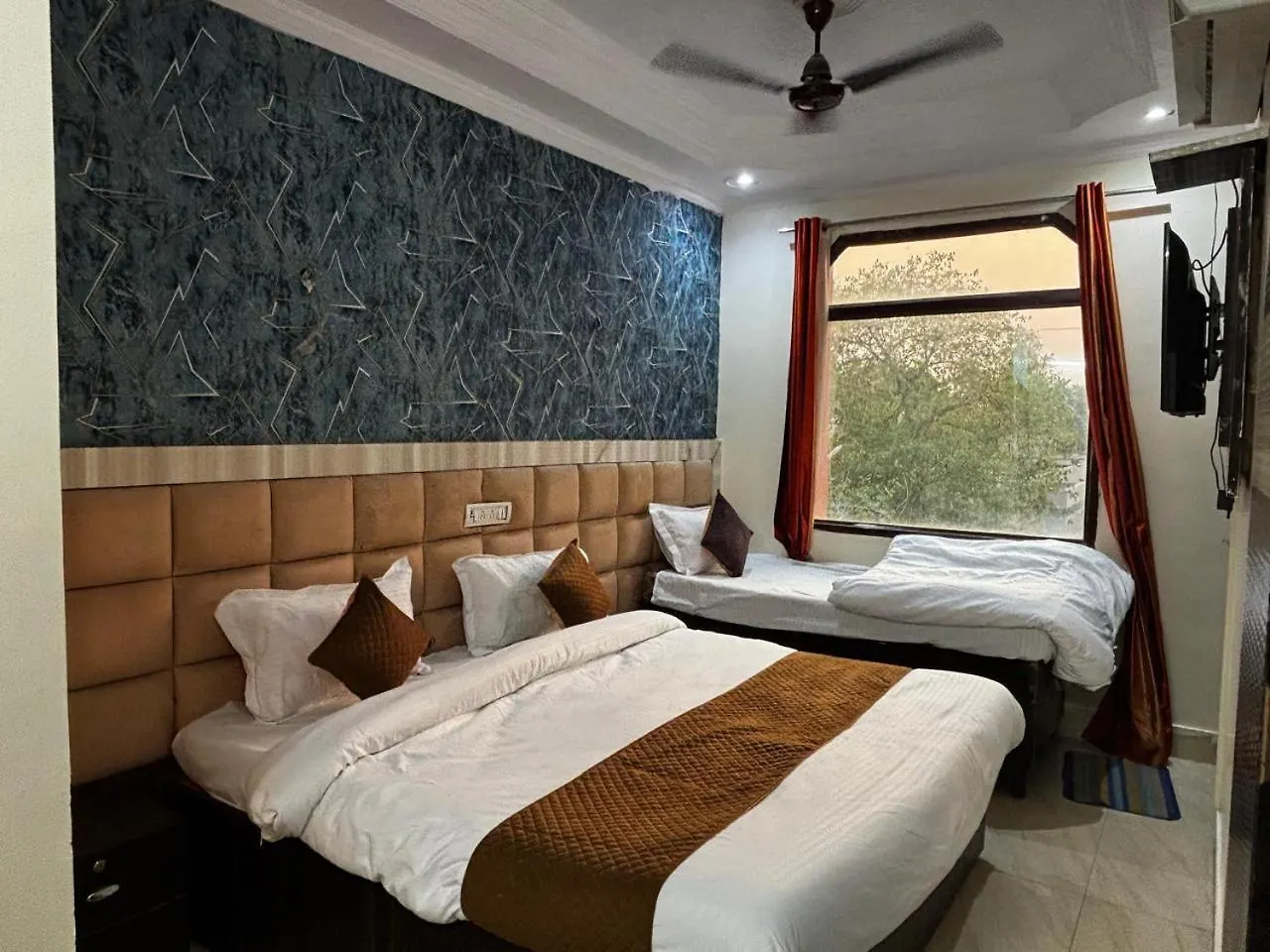 ***  Akaash Cont I Couple Frendiy I Hari Nagar I New Delhi Hotel India