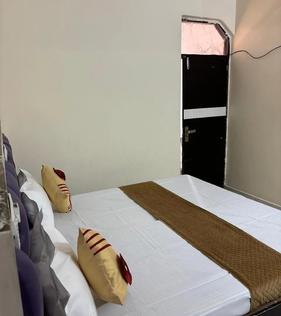 Akaash Cont I Couple Frendiy I Hari Nagar I New Delhi Hotel